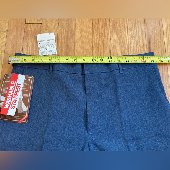 Gray Levi’s Sta-Prest Action Slacks, 36x29 - Picture 3 of 12